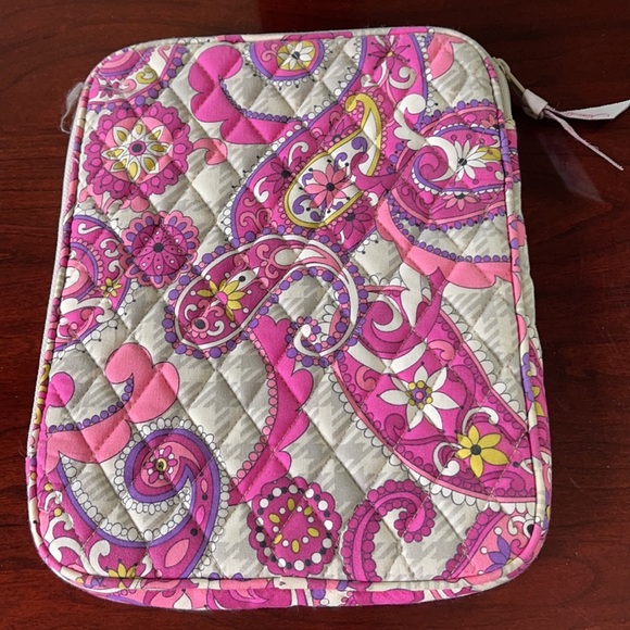 Vera Bradley IPad case. - Picture 2 of 5
